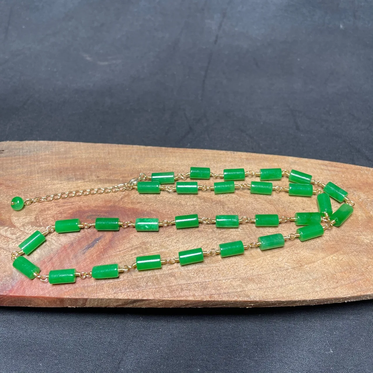 Beading - Zielony Jadeitowy Naszyjnik z Koralików Vintage